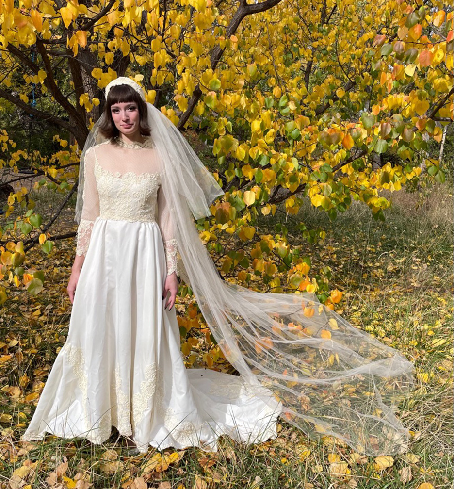 The vintage clearance bride boutique